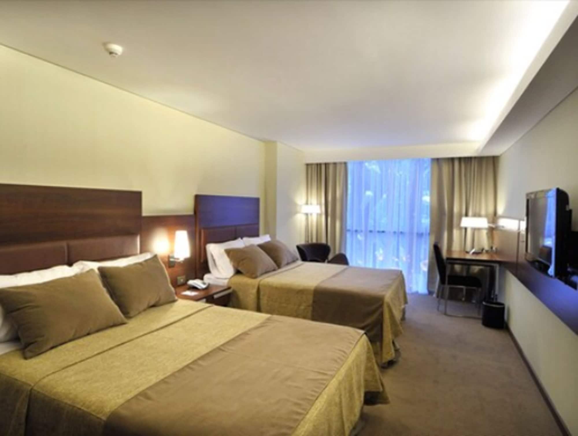 Howard Johnson La Canada Hotel & Suites コルドバ エクステリア 写真