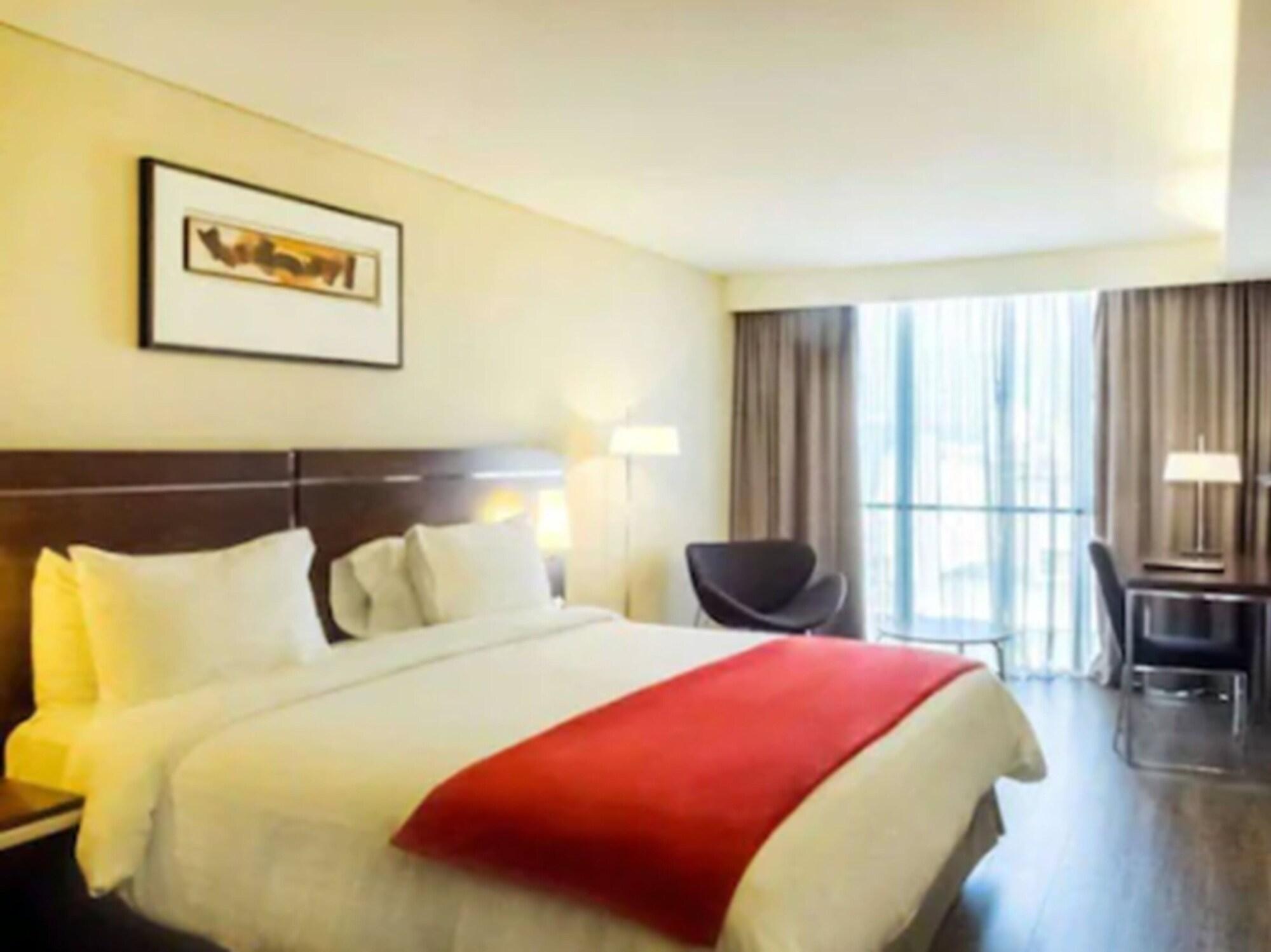 Howard Johnson La Canada Hotel & Suites コルドバ エクステリア 写真