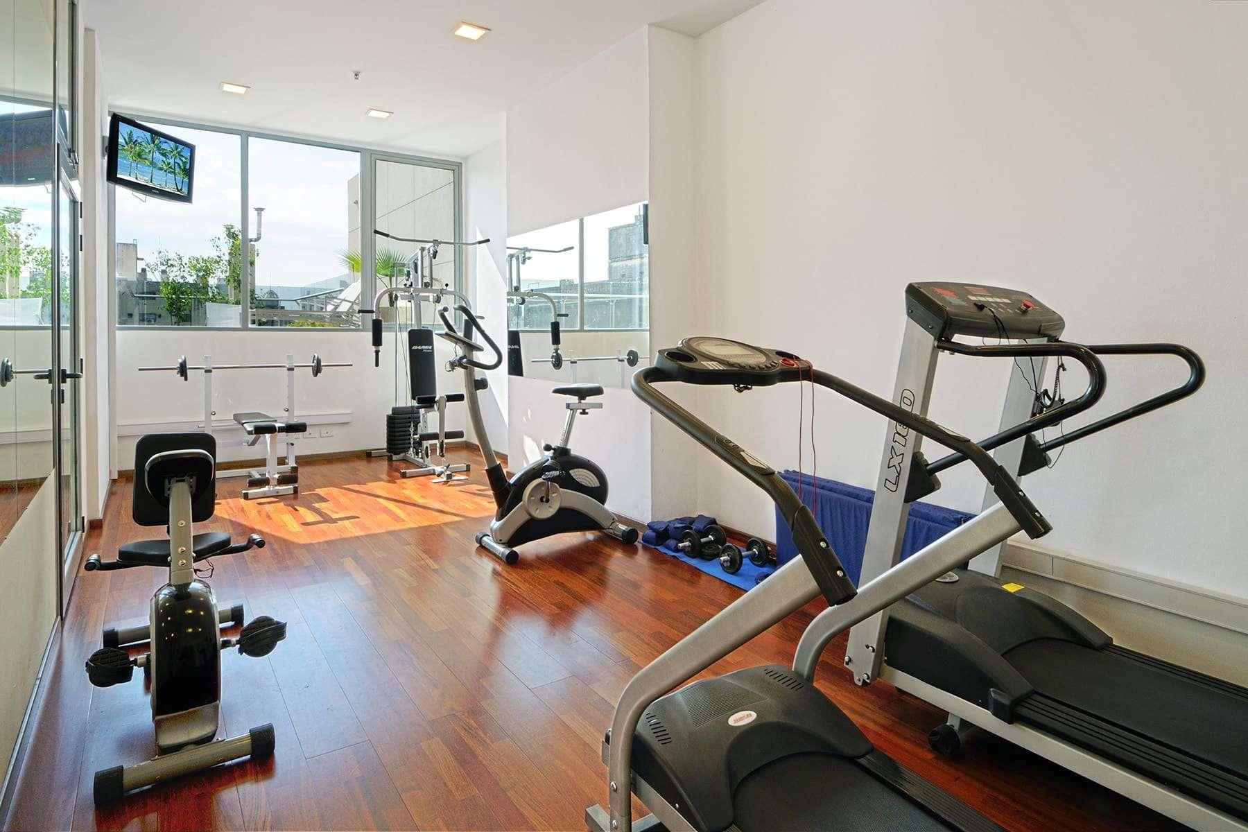 Howard Johnson La Canada Hotel & Suites コルドバ エクステリア 写真