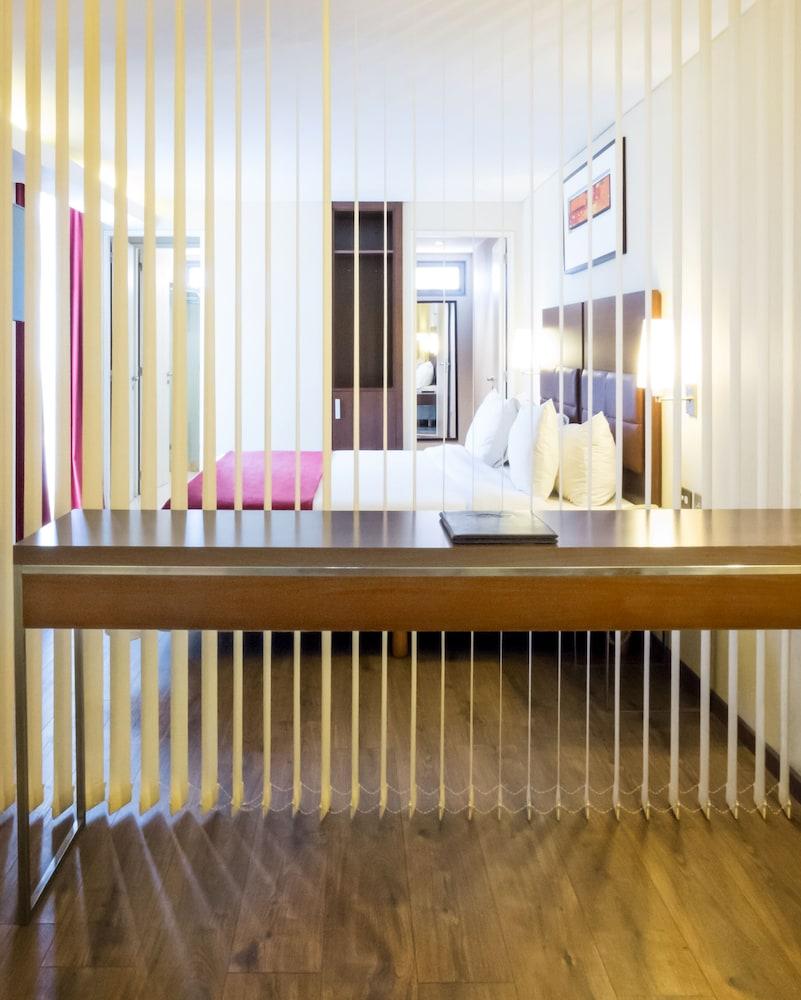 Howard Johnson La Canada Hotel & Suites コルドバ エクステリア 写真