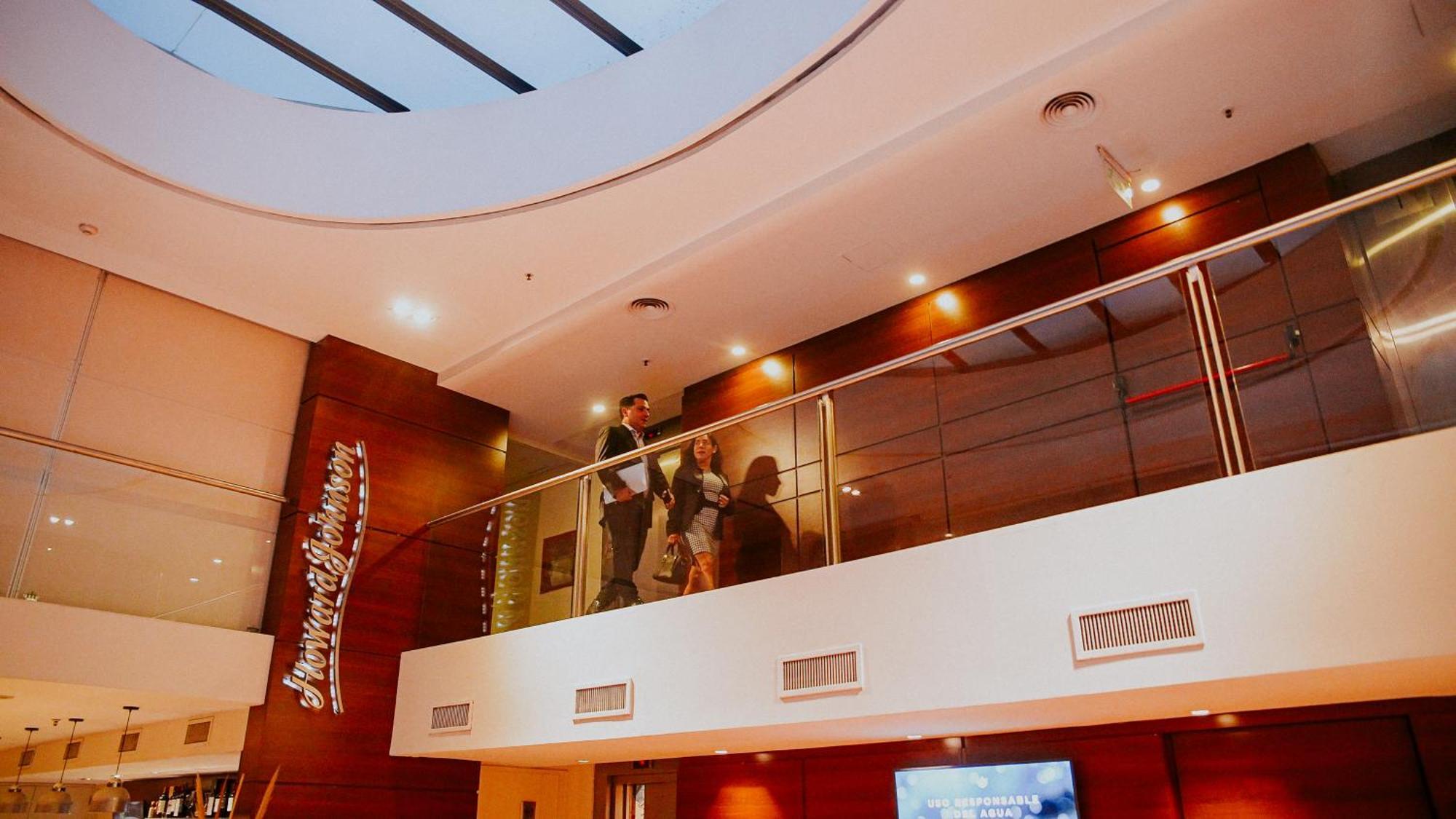 Howard Johnson La Canada Hotel & Suites コルドバ エクステリア 写真