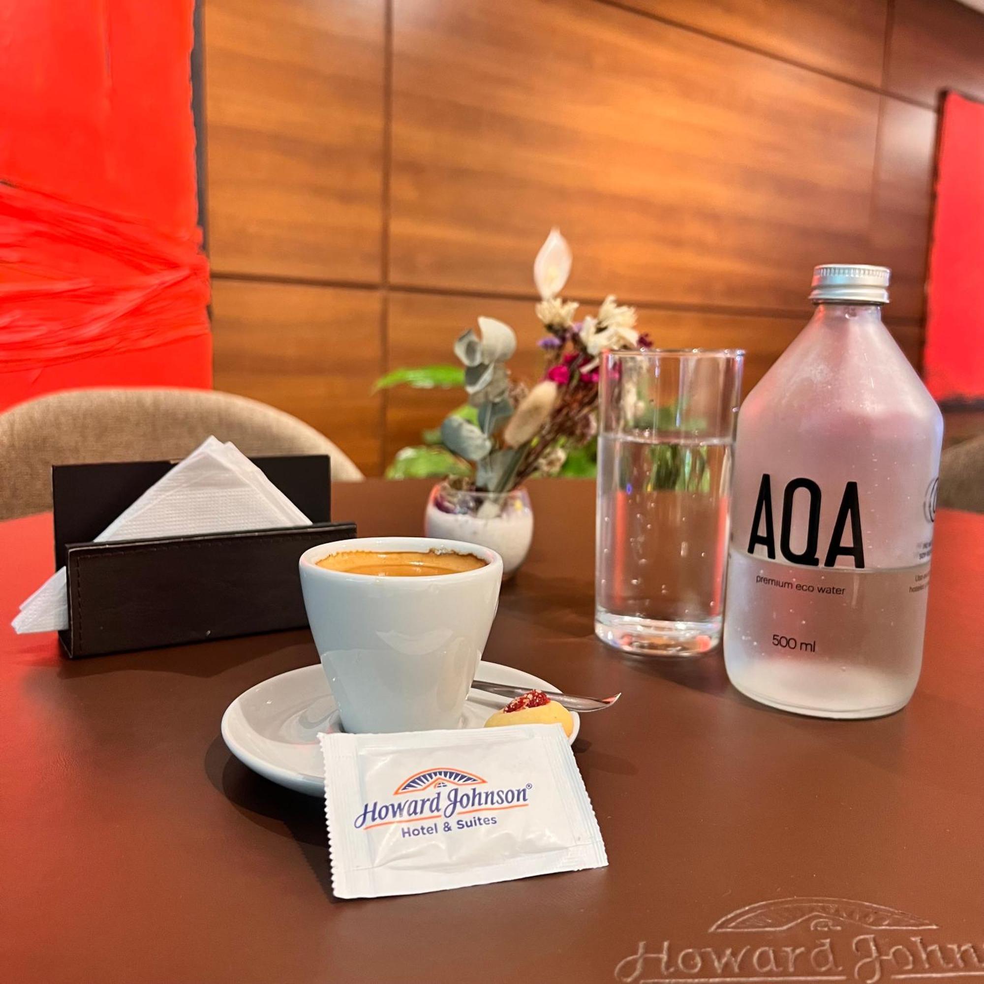 Howard Johnson La Canada Hotel & Suites コルドバ エクステリア 写真