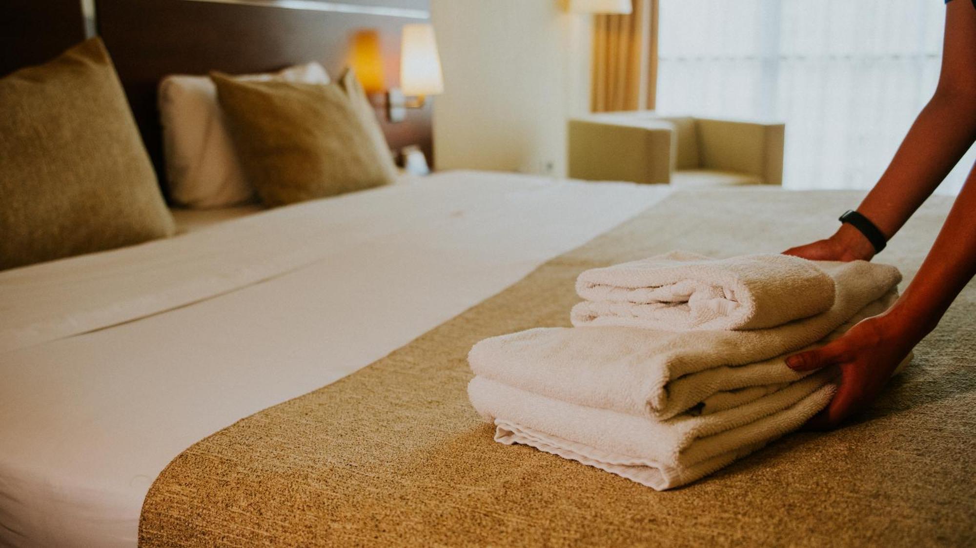 Howard Johnson La Canada Hotel & Suites コルドバ エクステリア 写真