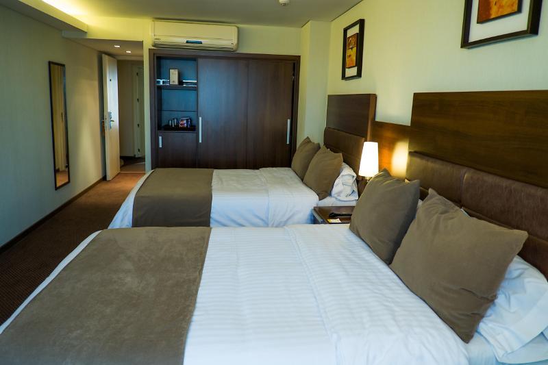 Howard Johnson La Canada Hotel & Suites コルドバ エクステリア 写真