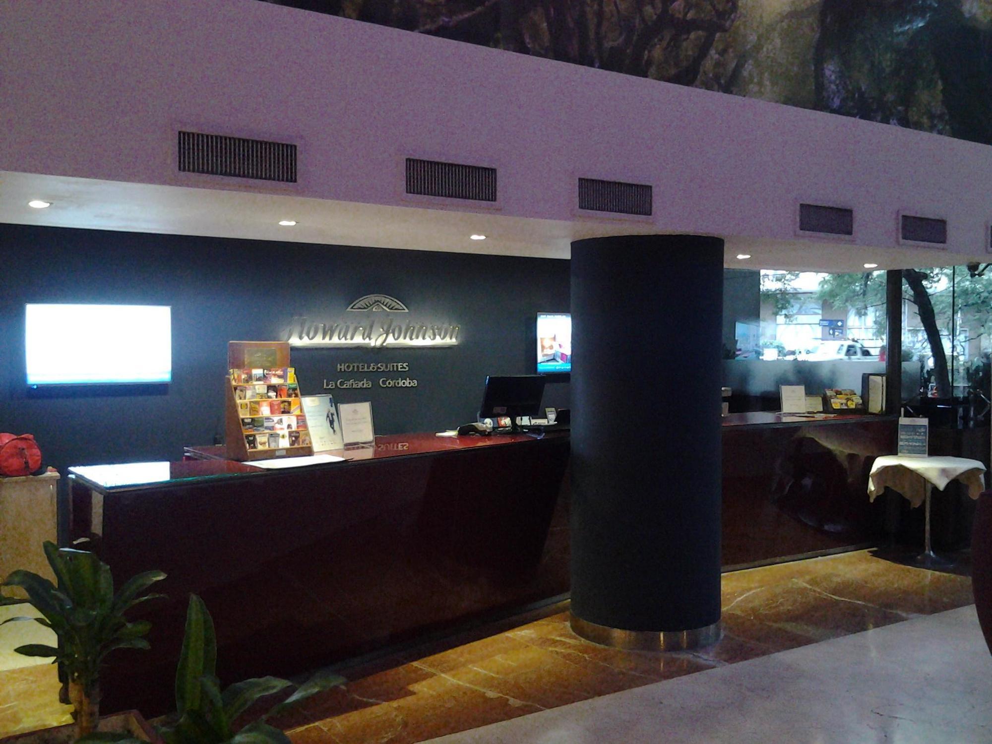 Howard Johnson La Canada Hotel & Suites コルドバ エクステリア 写真