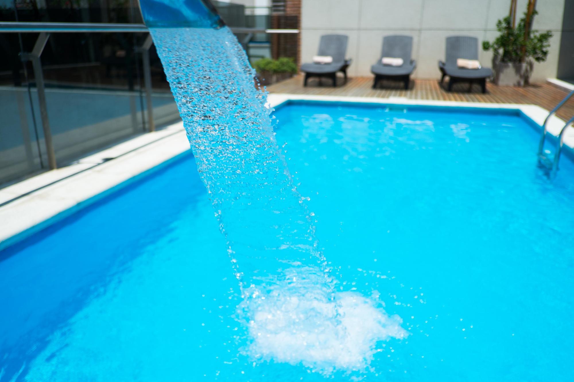 Howard Johnson La Canada Hotel & Suites コルドバ エクステリア 写真